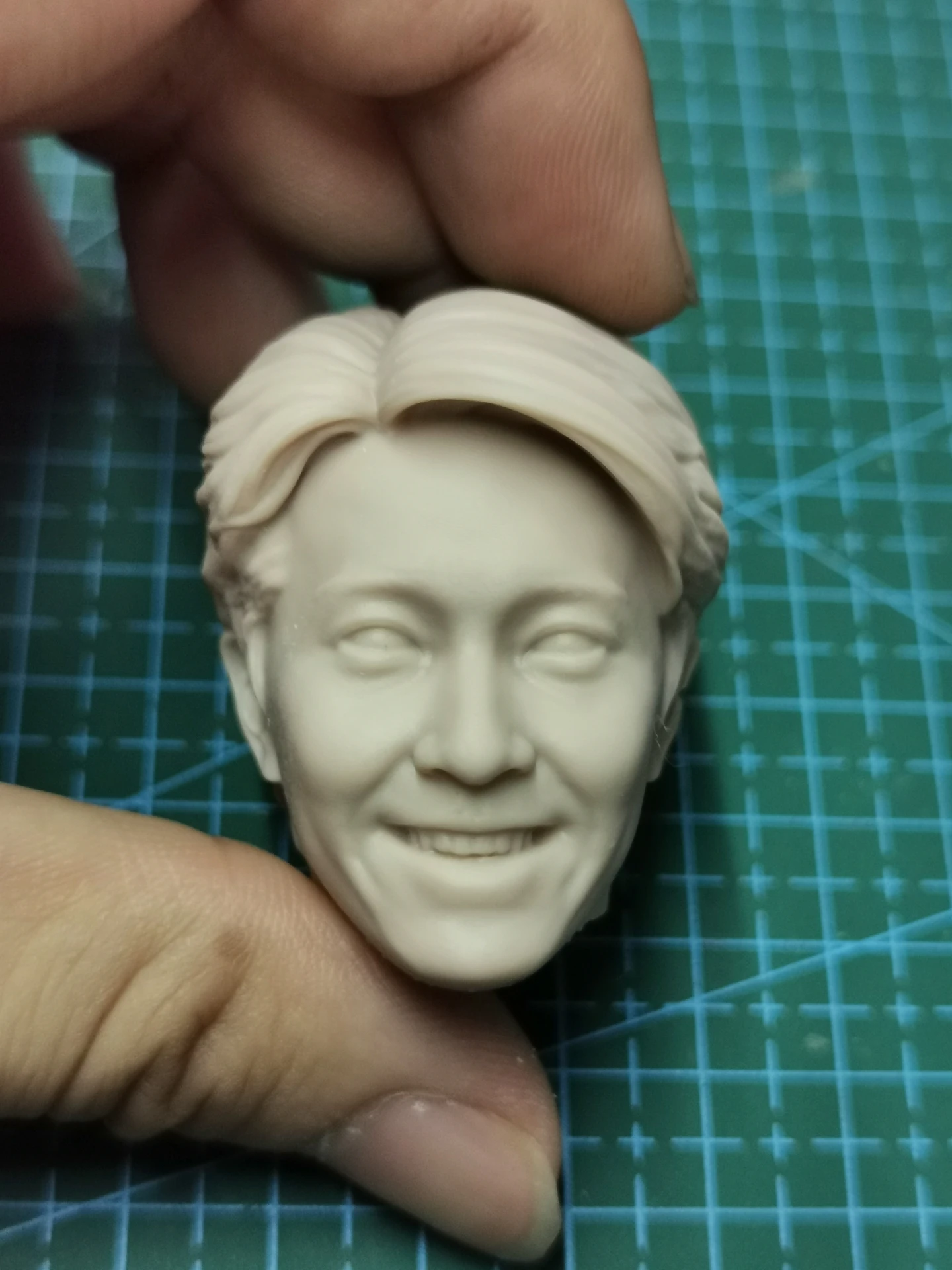 

1/6 Scale Comedy King Male Actor Stephen Chow Unpainted Head for Gifts