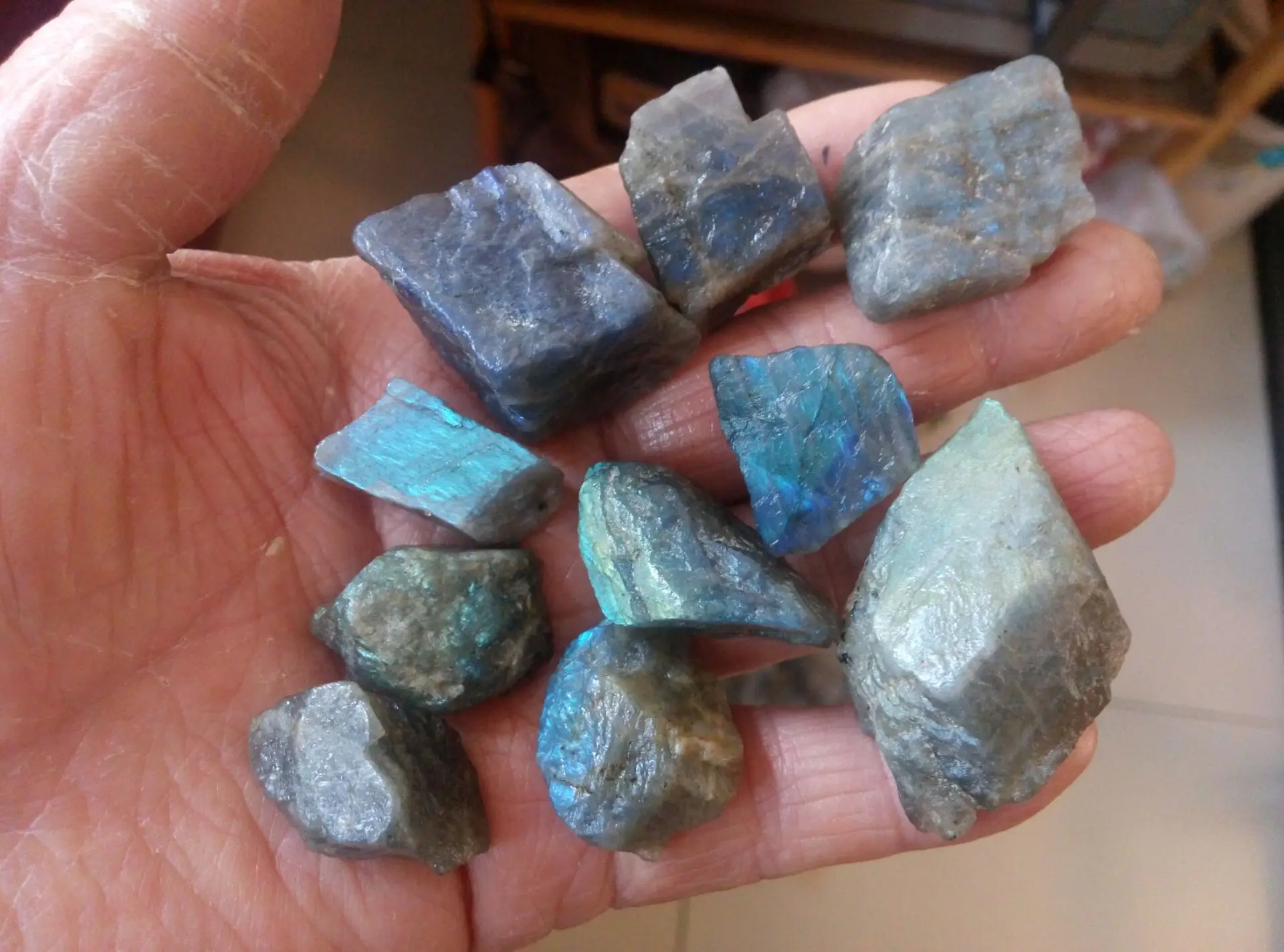 Фунтов необработанный разноцветный натуральный лунный камень лабрадорит