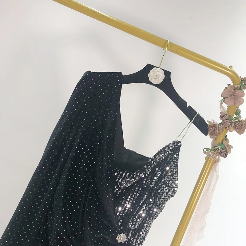 Пикантное лоскутное платье Cakucool с открытыми плечами и блестками V-образным