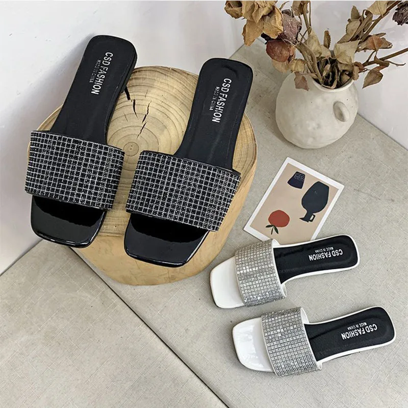 

2020 Rhinestone women slippers shoes Woman new Fashion flip flop fashion wild shoe diamond flat bottom outdoor wild sandals
