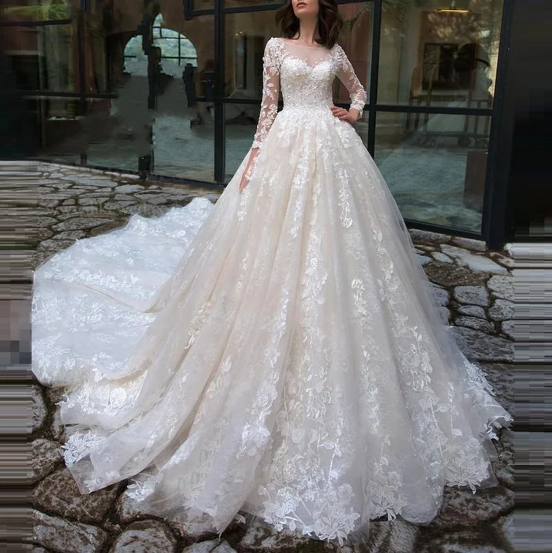 

Lace Appliques ball gown Wedding Dresses plus size Sexy Scoop Neck Long Sleeve Vintage Bride Gown Vestido de Noiva