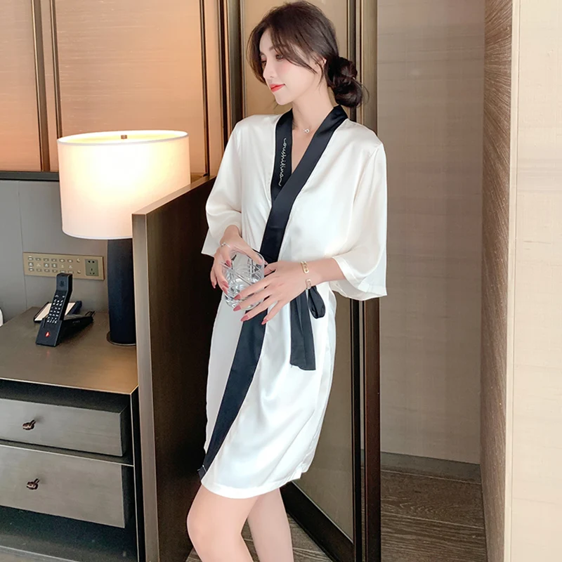 Kimono Lady Luxury Bathrobe Women Silk Satin Silky Robes Mother Sister Bride Bridesmaid White Bridal Resort Spa Robe Nightshirts