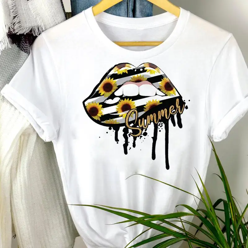 

Женская одежда, новинка, милая летняя леопардовая футболка с коротким рукавом и цветочным принтом губ, женская футболка, топ, футболка с гра...