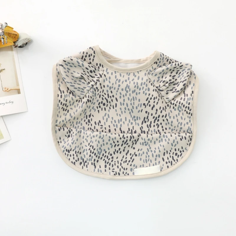 

Infant PU Leather Waterproof Feeding Cloth Baby Drool Bib Burp Cloth with Pocket