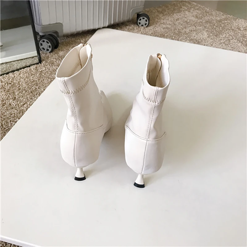 Женские атласные ботильоны с острым носком на молнии спереди модные