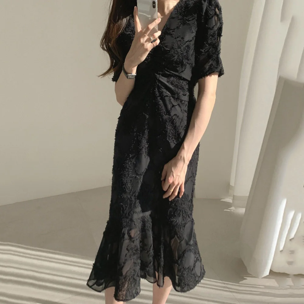 Милое простое женское платье русалки однотонное белое черное с высокой талией v