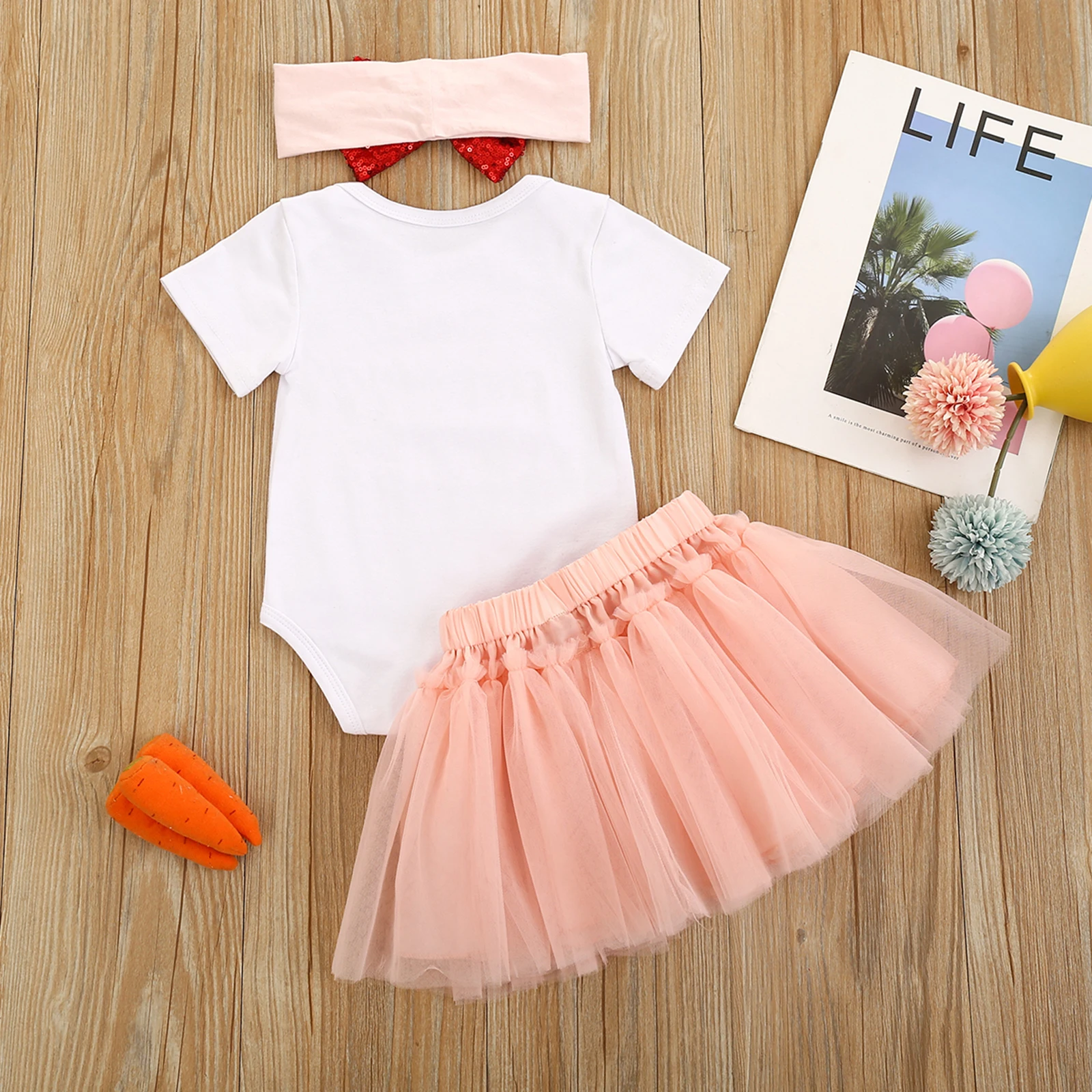 

2020 New Valentine's Day 0-18M Toddler Baby Girl Heart Letter Print Short Sleeve Bodysuit+Mesh Red Skirt+Sequined Headband