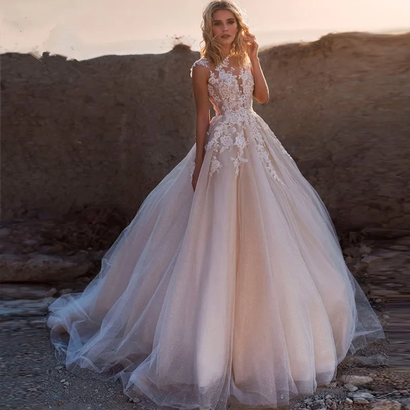 

Blush Pink Puffy Tulle Wedding Dresses with Train 2020 New Lace Applique Scoop Neck Boho Bridal Gown vestido de noiva trouwkleed