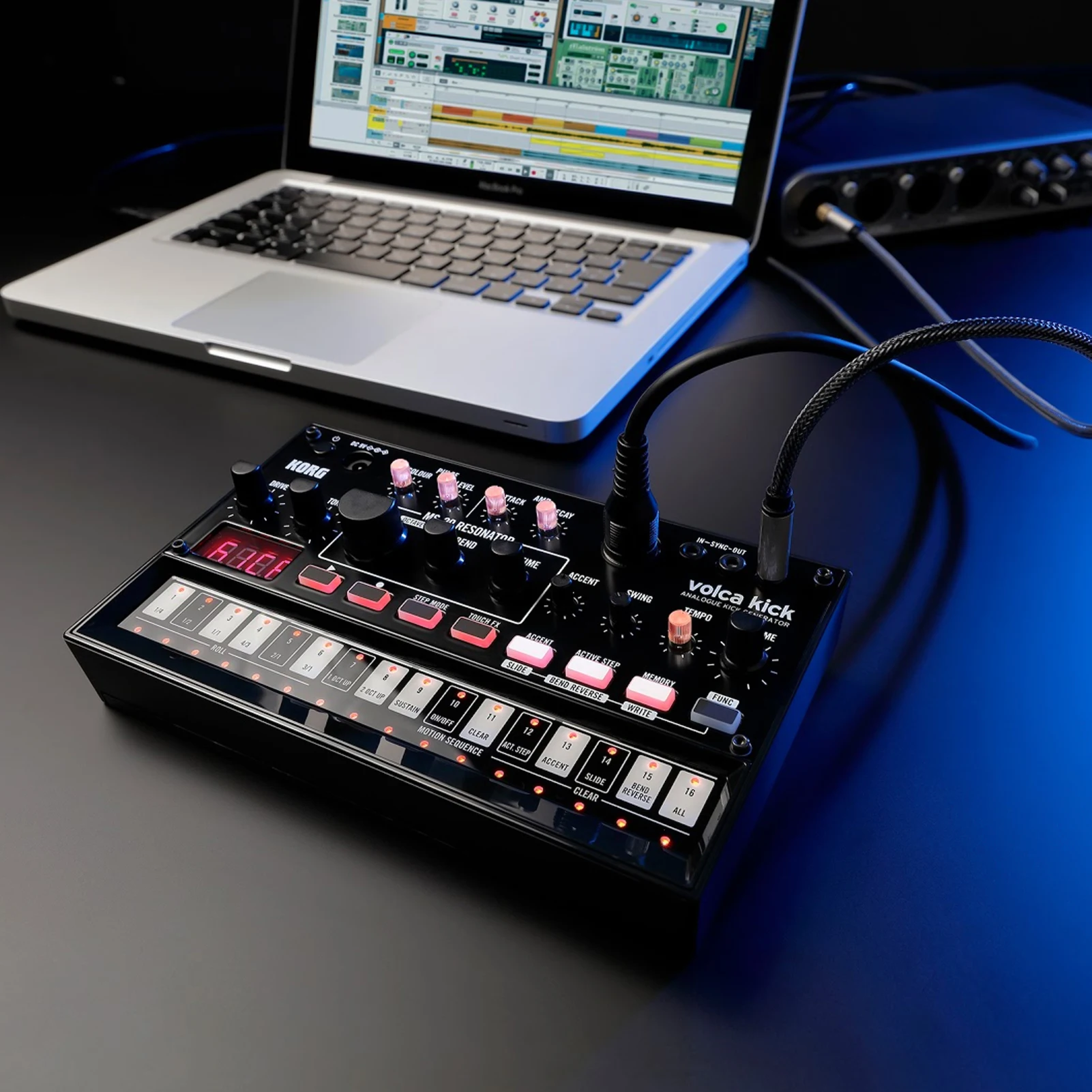 

KORG VOLCA KICK Analog Kick Generator Bass Percussion Active Step Synthesizer Sequencer with Playback MIDI IN