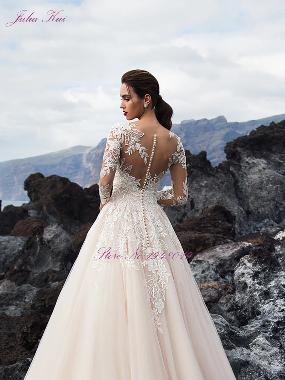 

Julia Kui Gorgeous Tulle A-line Wedding Dress With Delicate Lace Of Sweep Train Bride Dress