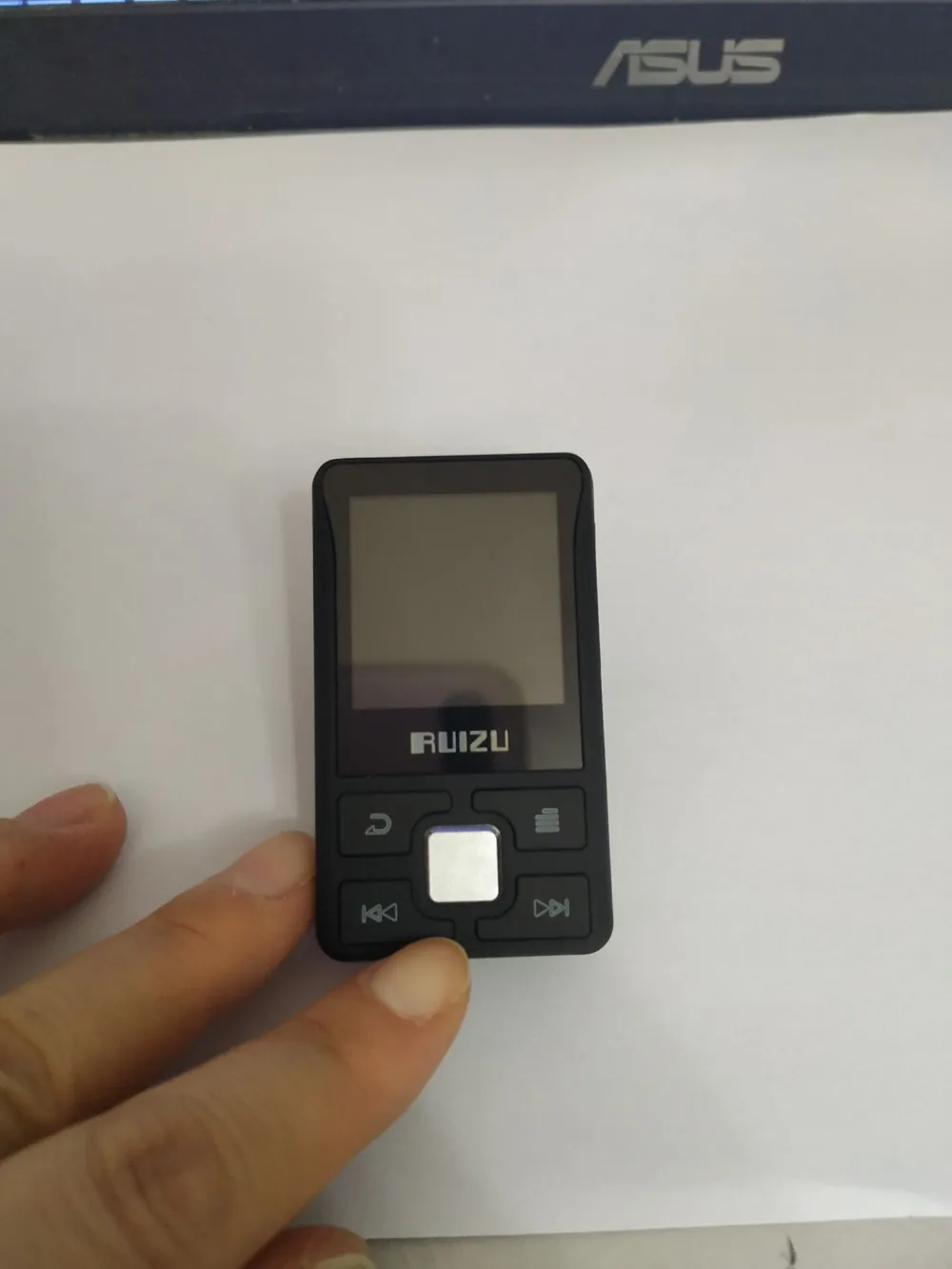 Ruidu X55 Спортивный Bluetooth MP3-плеер 8 ГБ мини-клип с поддержкой экрана FM, запись, электронная книга, часы, шагомер музыкальный плеер