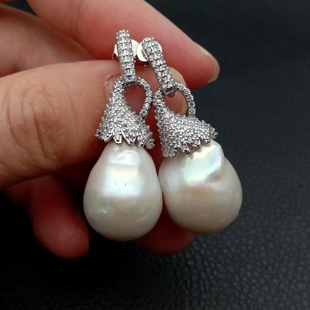 14x21MM Kultivierte Weiße Keshi Perle Stud Ohrringe