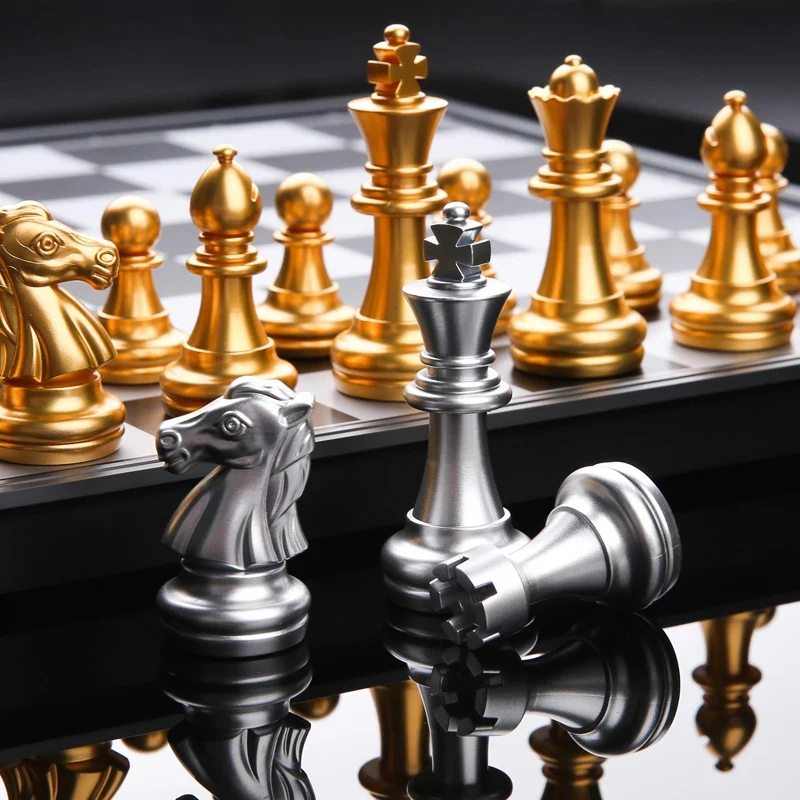 

Medieval Chess Set With High Quality Chessboard 32 Gold Silver Chess Pieces Magnetic Board Game Chess Figure Sets