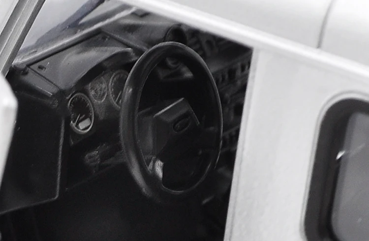 Высокое качество подарок 1:24 Defender внедорожный сплав модель, моделирование литья под давлением дверь оттяните назад Коллекция Модель