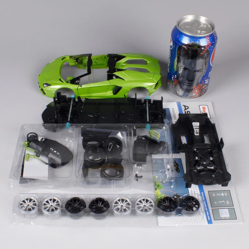 Модель автомобиля родстер Maisto 1:24 Lamorghini ventuador LP 700-4 в сборе литая под давлением