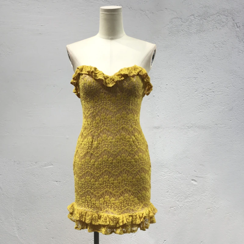 Женское вечернее платье на одно плечо белое однотонное облегающее мини без