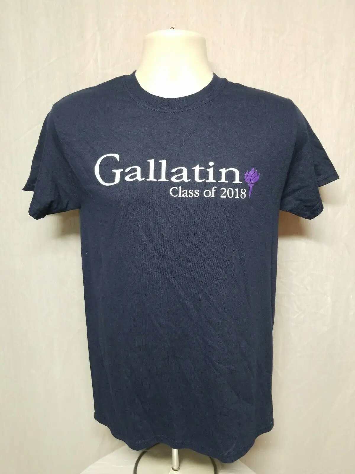 Нью-Йоркский университет Nyu galatin класс 2018 взрослых маленькая синяя футболка |