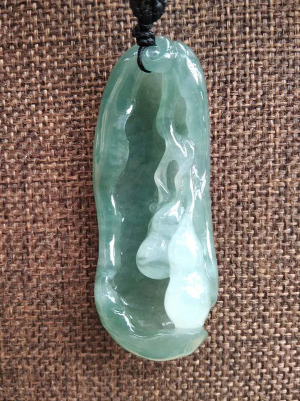 

Jadeite gourd Pendant Hand carved jadeite Pendant jewelry High-end Pendant gift Necklace man Natural jade