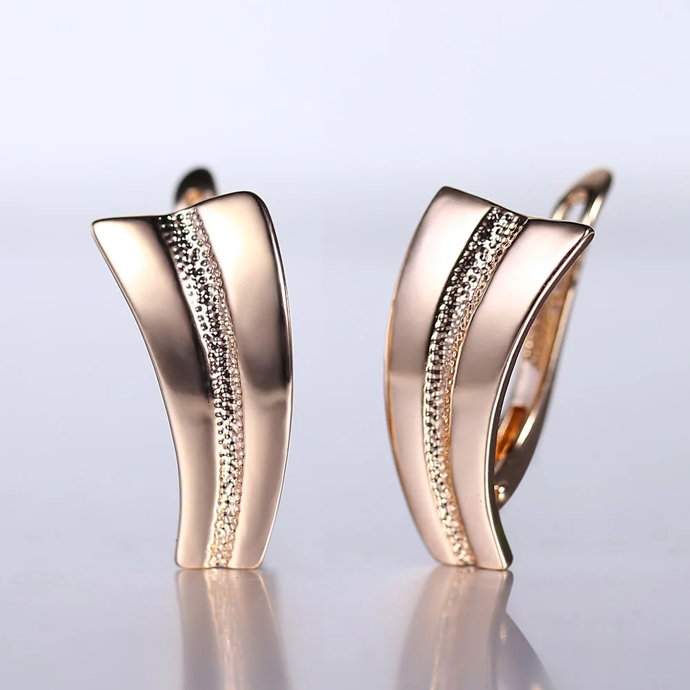 Женские серьги с прозрачным фианитом из розового золота 585 пробы подарок на День