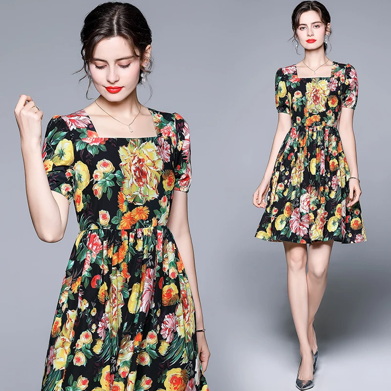 

Женское приталенное ретро-платье с квадратным вырезом и принтом