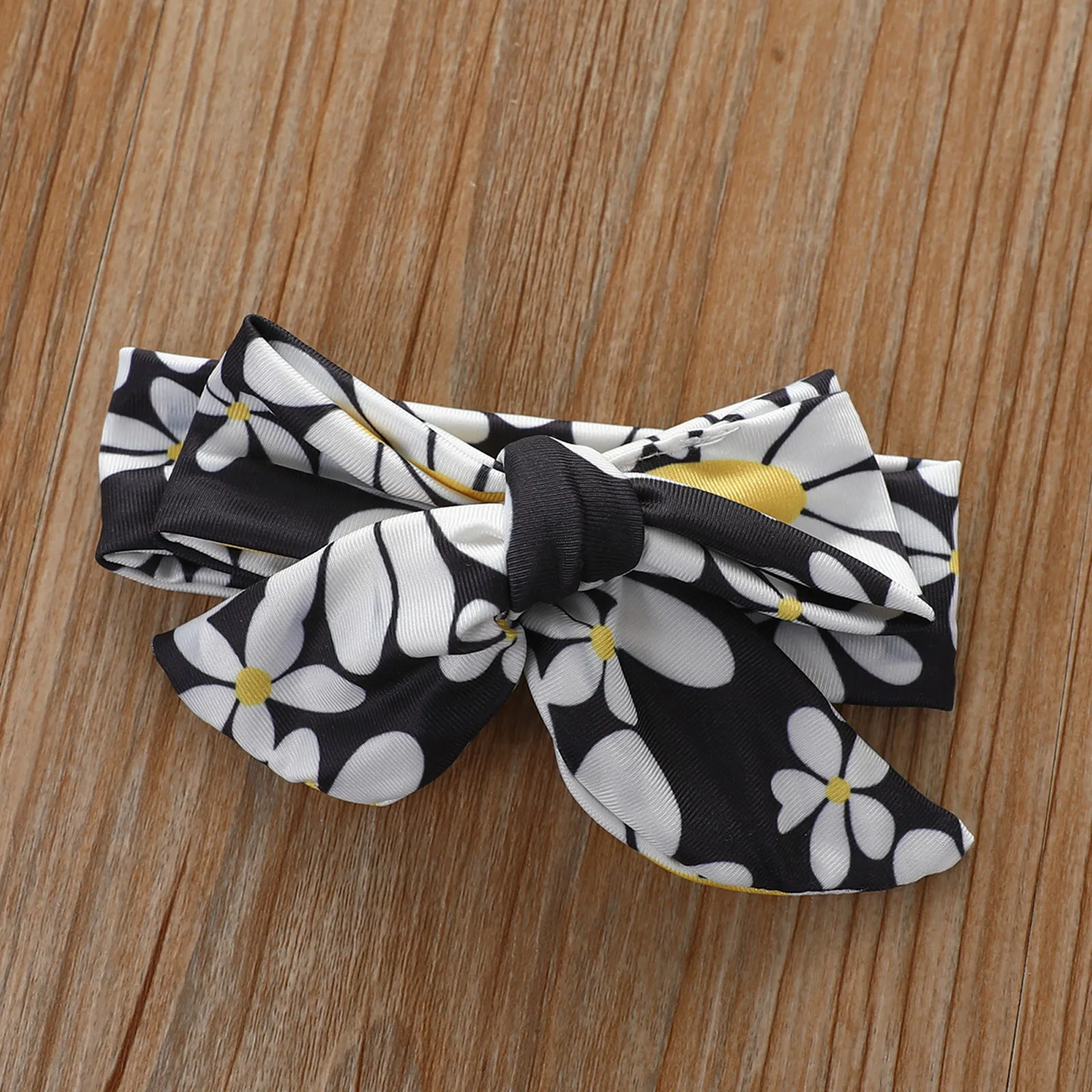 

Newborn Baby Boy Girls Short-sleeved Ruffled Letter Round Neck Pullover Romper + Floral Print Trousers + Bow Floral Headband Set