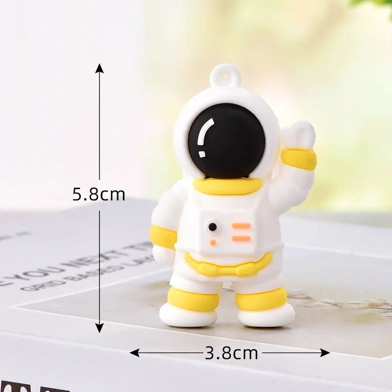 

2021New Cute Cartoon Soft Glue Astronaut Keychain Spaceman Car Key Chain Couple Backpack Pendant Gift DIY Keychain Accessories