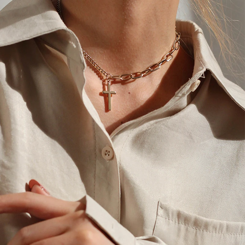 Женское колье-чокер в стиле панк с надписями разнослойное Золотое вечерние