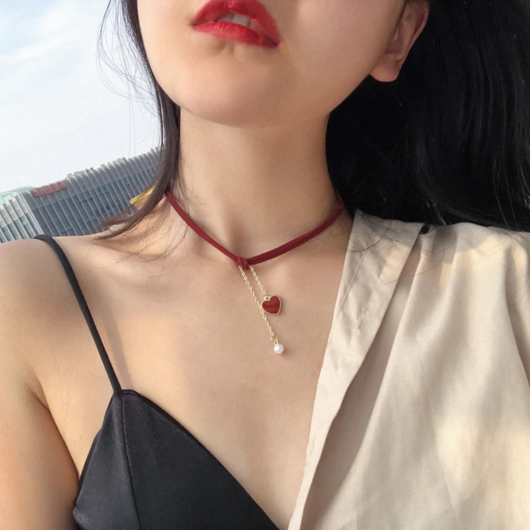 

Red Charm Love Necklace Short Clavicle Chain Women's Net Red Neck Jewelry Neck Strap Simple Temperament Necklace Wholesale