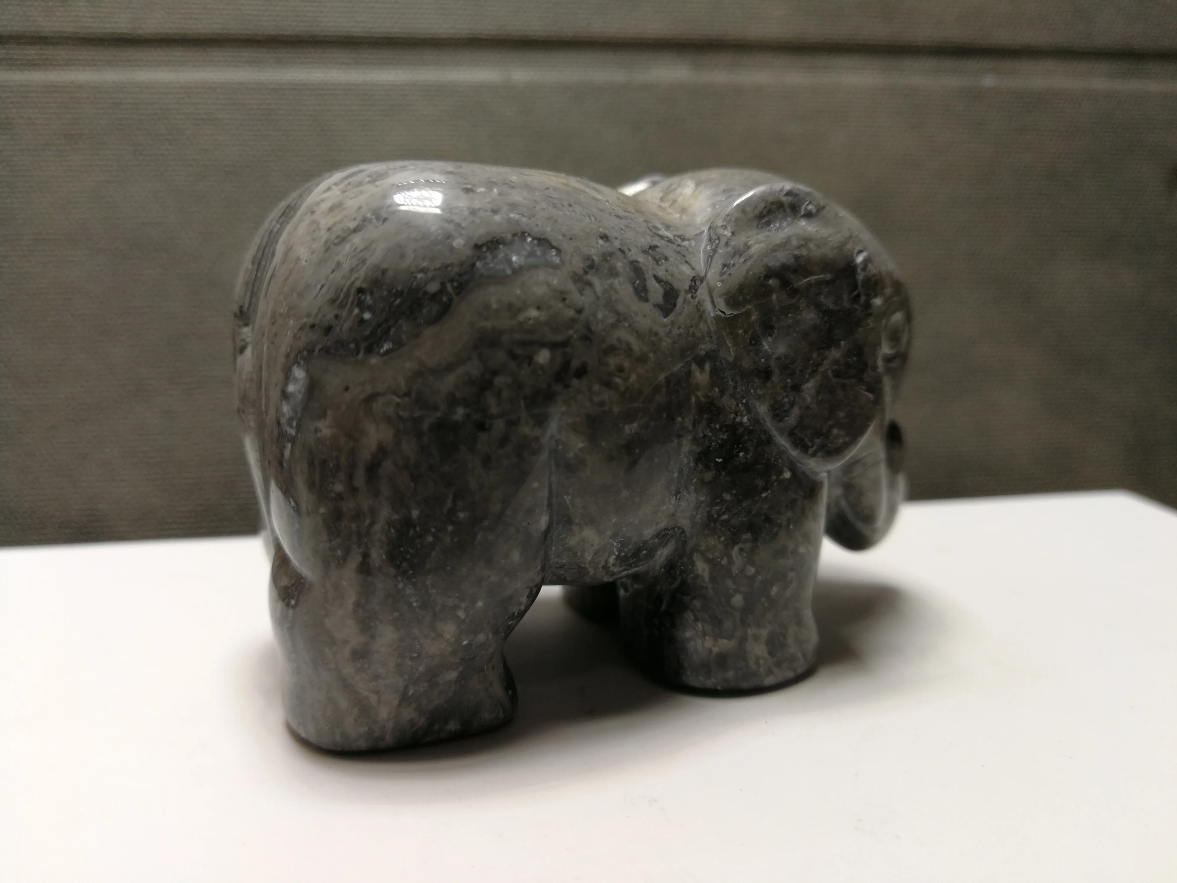207,2 gNatural серый камень "Зебра", выгравированный вручную слонов, исцеление --- подача заявки на 12 от AliExpress WW