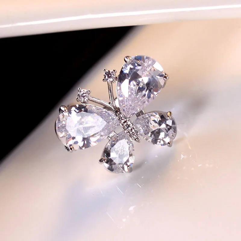 Молодой тюльпан милый Циркон маленькая бабочка Броши для женщин Изысканный костюм воротник брошь для кардигана аксессуары модное ювелирное изделие булавка