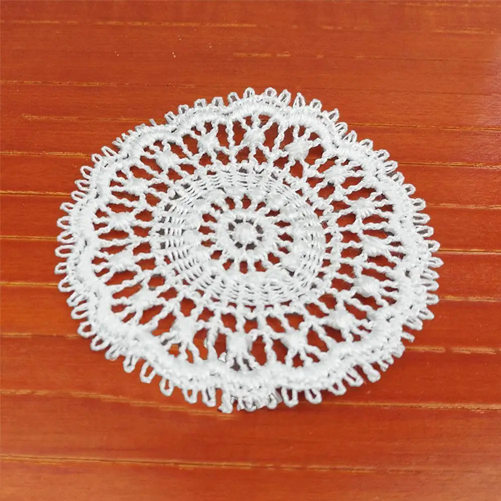 

Миниатюрный полый кружевной Настольный коврик для кукольного домика в масштабе 1/12, украшение мебели для детей, подарок для любого дома W0Q8