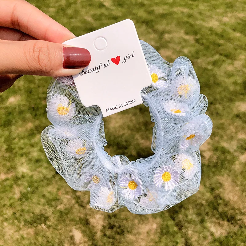 Резинка для волос шифоновая с цветочной вышивкой летняя эластичная заколка