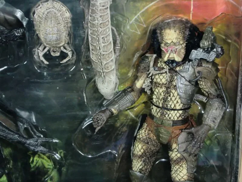 

Alien vs. Predator Action Figure Clear Skull Predator Model Toys 15cm
