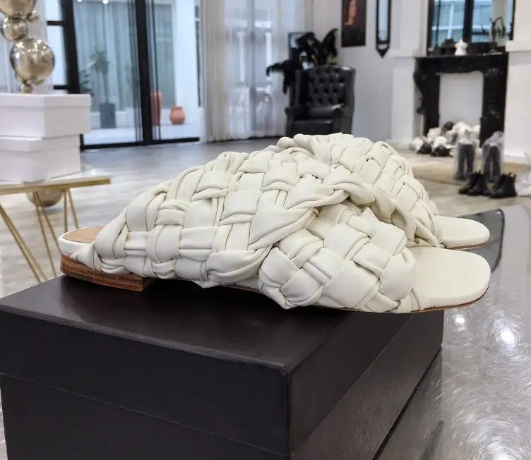 

New Fashion Luxury Genuine Leather Solid Rome Shoes Women Designers Outside Weave Square Toe Summer Mules Mujer Slippers