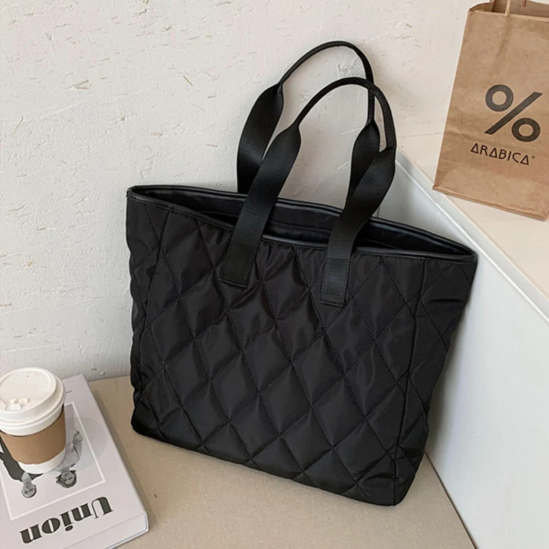 

Brand Designer Women's Tote Bags 2020 Autumn Winter New Lady Shoulder Bag High Quality Nylon Handbags Large Capacity Shopper Bag