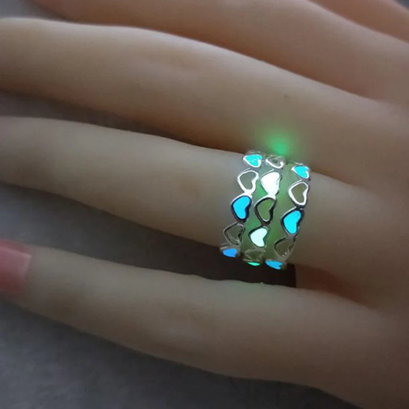 

Пара светящихся аксессуаров