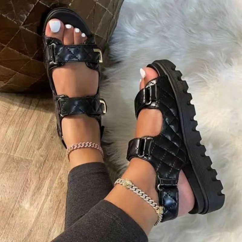 

Large size ladies sandals summer 2021 European and American thick-soled women's shoes metal chain buckle mid-heel shoes