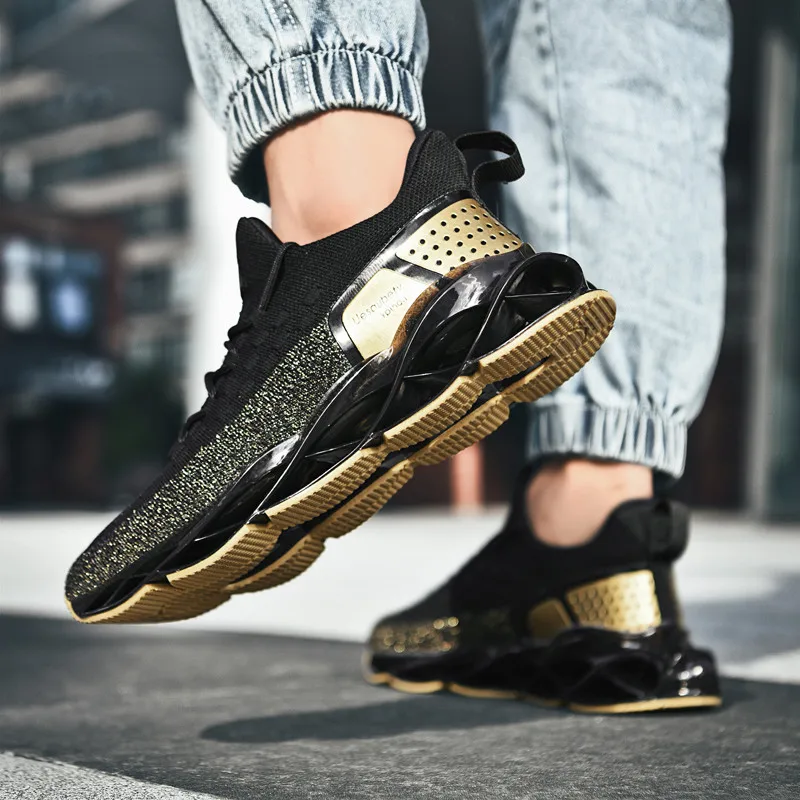 Мужская Спортивная обувь размера плюс с амортизатором черного и золотого цвета
