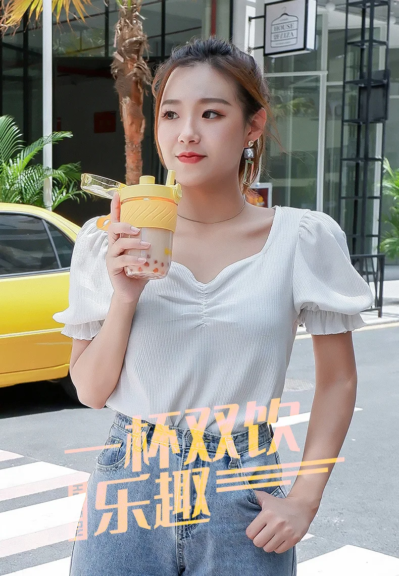 

One two-use plastic double-drink fashion student couple drink two plastic straw cups