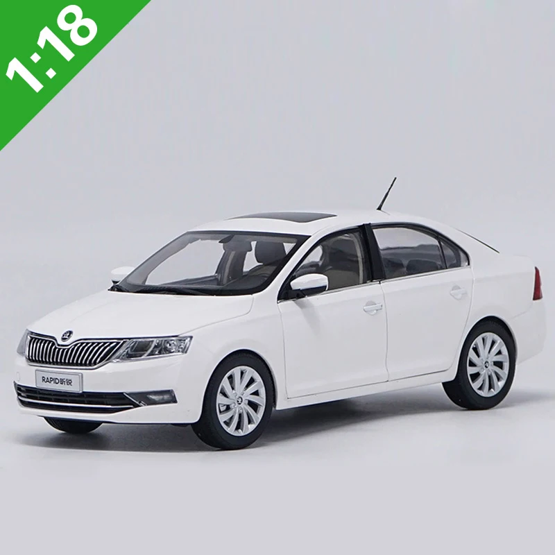 1:18 Высокая тщательная Skoda Rapid сплав модель автомобиля статические металлические модельные автомобили с оригинальной коробкой