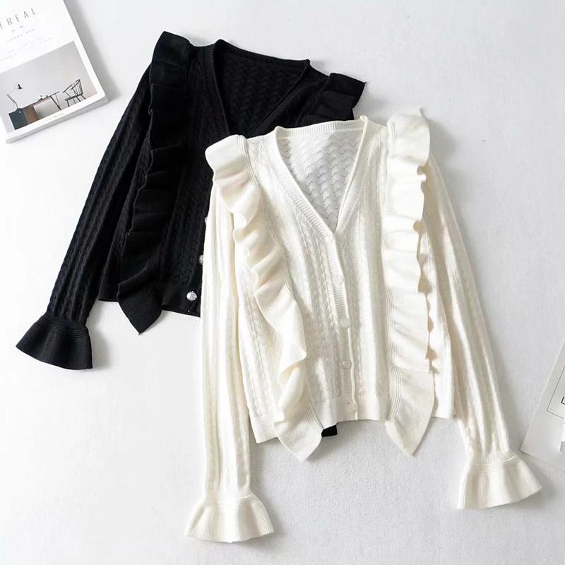 

YNZZU 2019 Autumn Winter ruffles knitted cardigan Slim V neck Flare sleeve Black Girls Jumper Single breasted chic sweater YO912