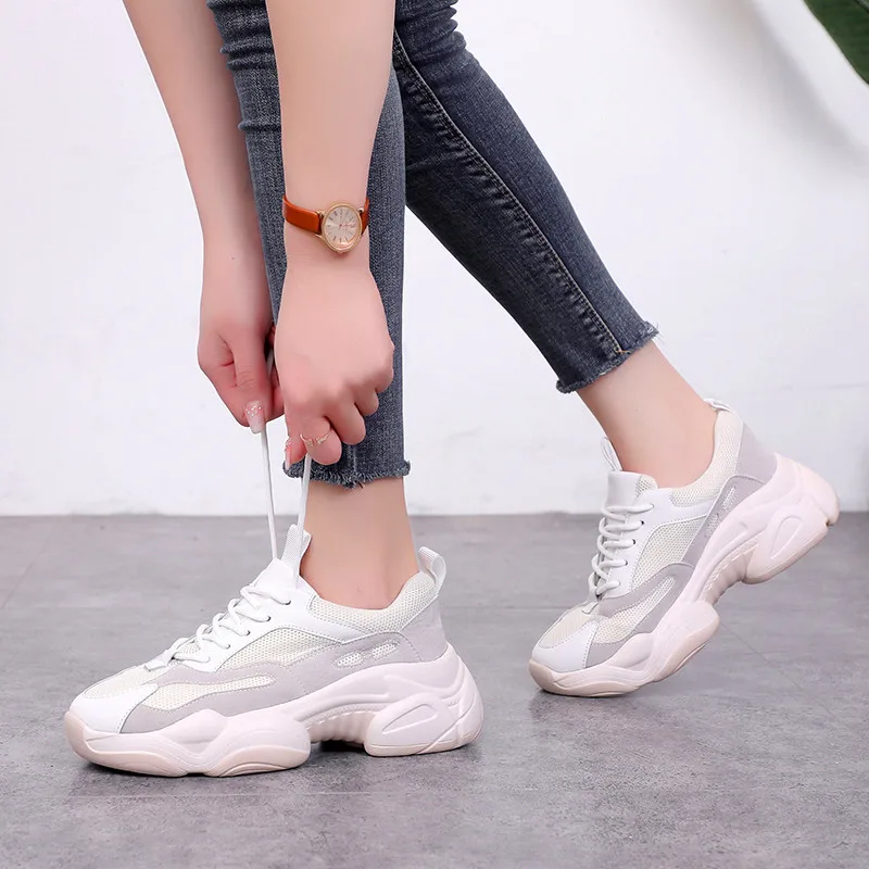 Женские кроссовки на платформе повседневные сникерсы плоской подошве модная