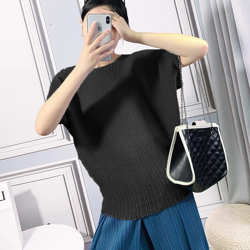 

Loose Top Summer For Women 45-75kg 2020 Big Stretch Miyake Pleated Solid Loose Round Neck Batwing Sleeves Large Size T-Shirts