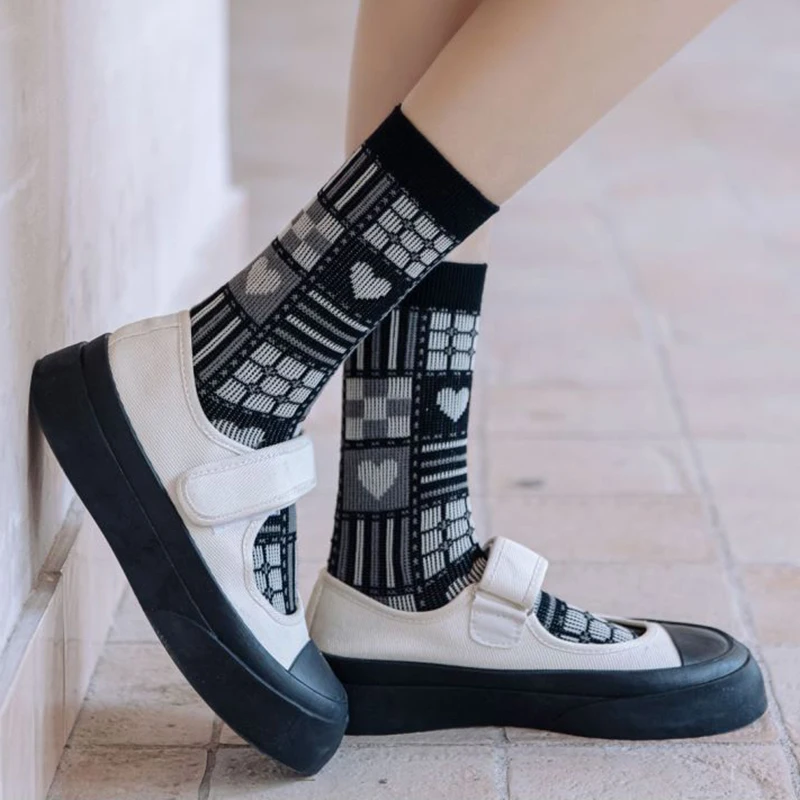 2 Pair Thick Keep Warm Winter Socks Women Fashion Long Cycling Cotton Socks Cute Vintage Flowers New In 2021 Street Style Calzin