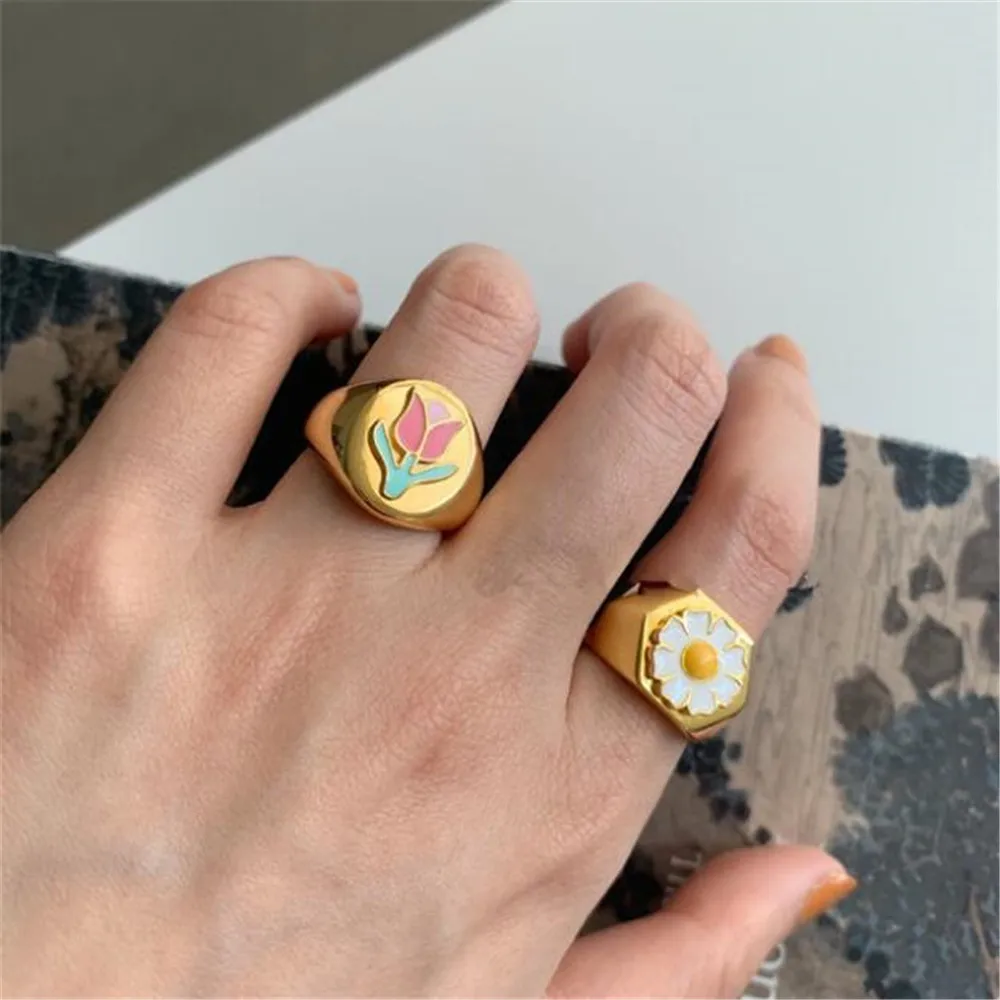 

New fashion simple cold wind open flower small daisy tulip ring female ins tide banquet jewelry accessories gift wholesale