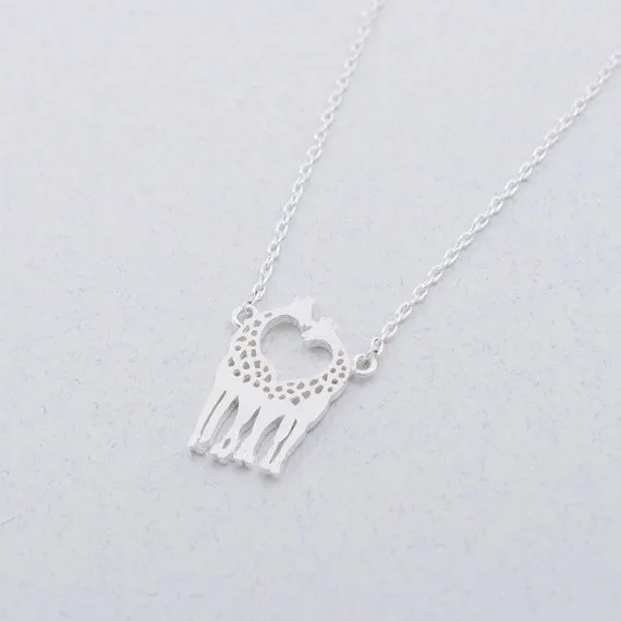 

Fashion Two giraffes pattern necklace Cute cartoon animal necklaces for women design chain of clavicle