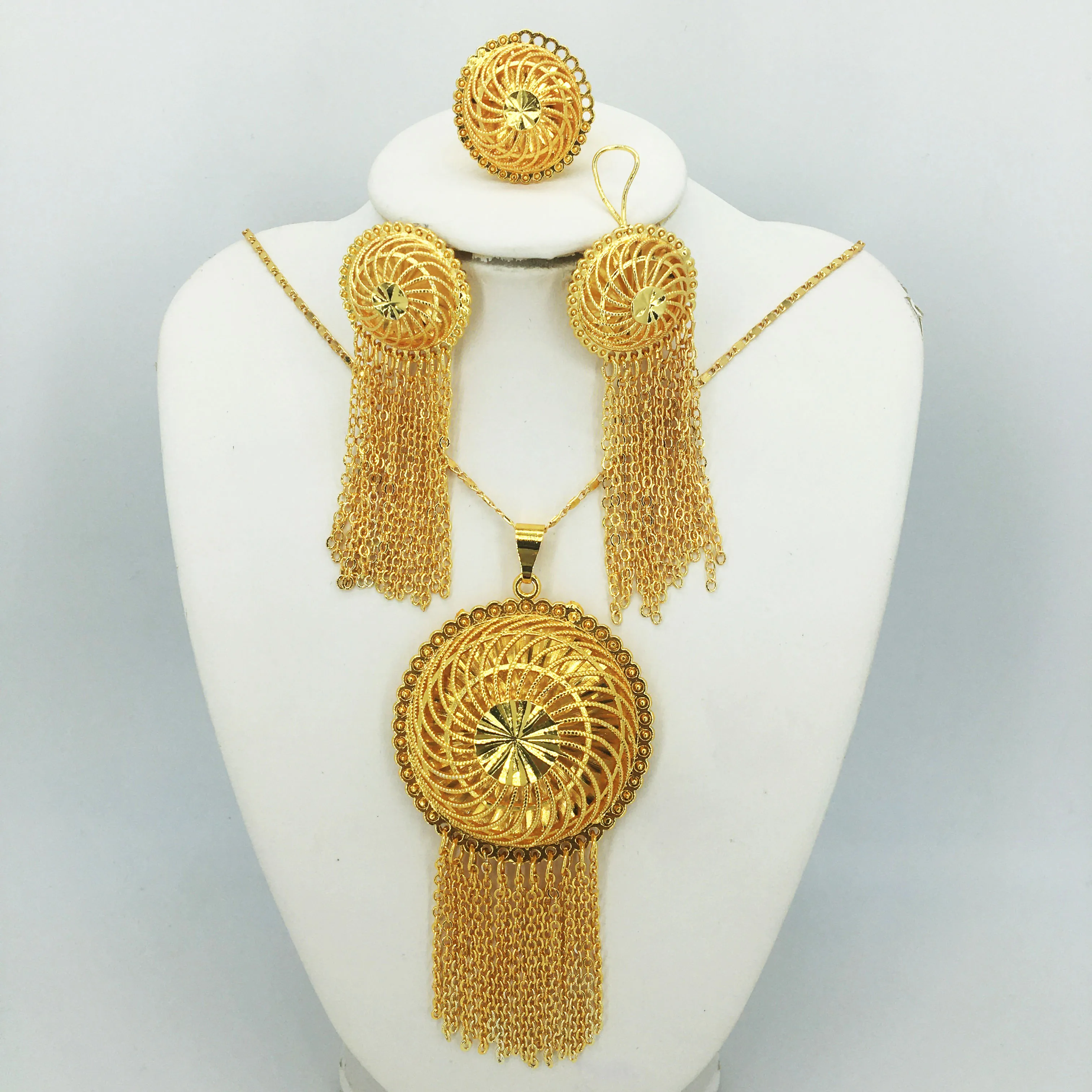 

Fashion Dubai gold jewelry set African bridal wedding gift for women Saudi Arabia Necklace Earrings collar jewelry