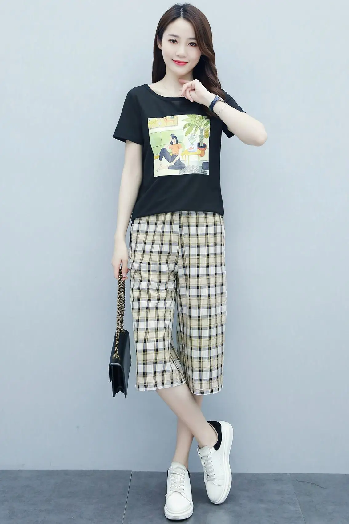 

Large size 2020 Summer new women's age-reducing printing T-shirt two piece set top and pants Plaid wide leg pants two-piece set