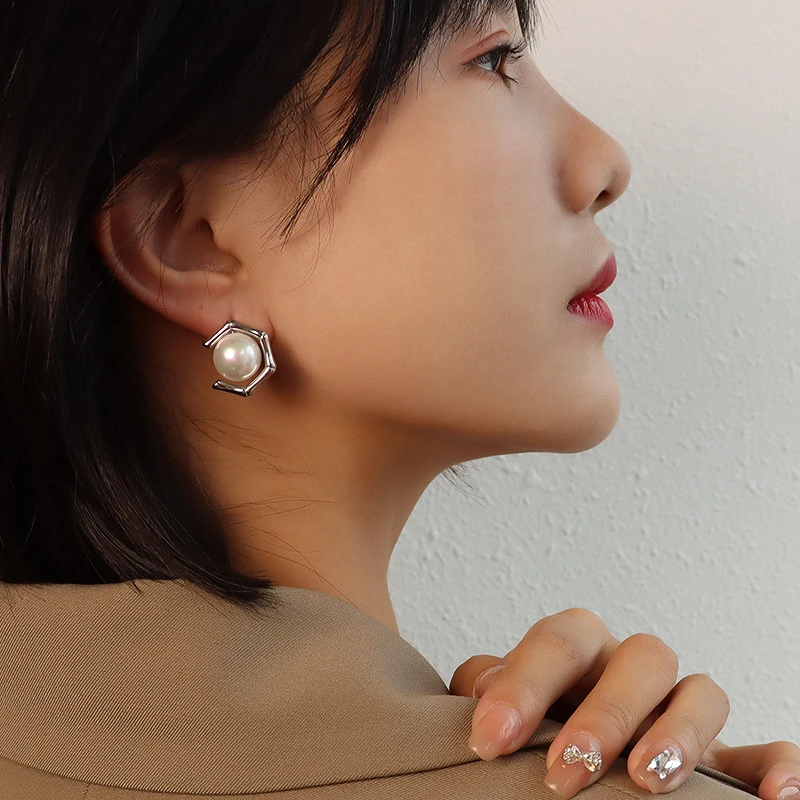 

Vintage Large C Shape Stud Earrings With Pearl Bohemian Stainless Steel Earcuff 2021 Brincos Female Fashion Jewelry For Women