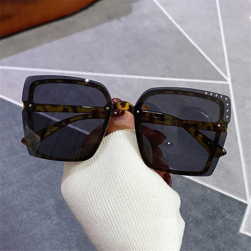 

New Square Eyewear Female Sunglasses Women Sun Glasses Goggles Gradient Lens Shades Oculos Ladies